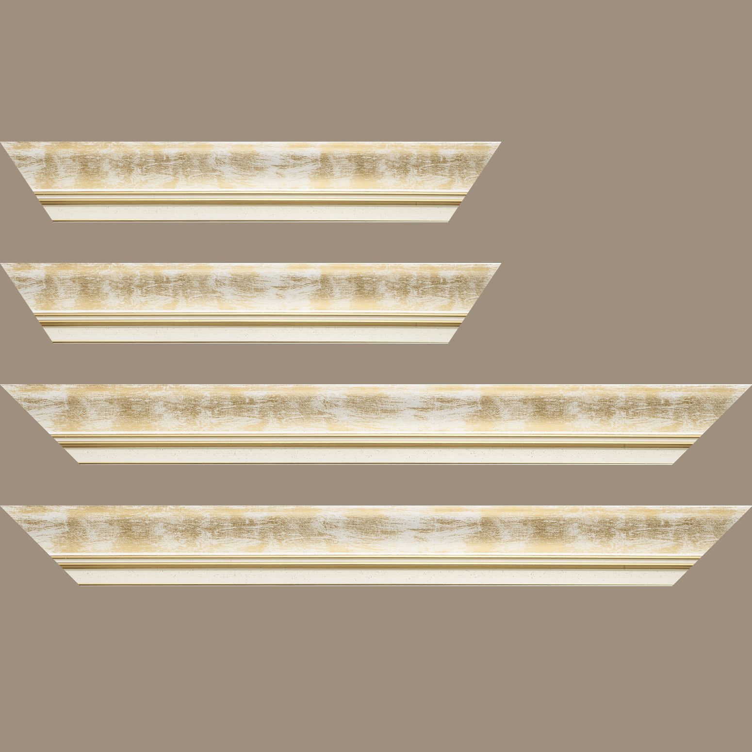 Baguette bois profil incurvé largeur 5.7cm de couleur blanc fond or marie louise blanche mouchetée filet or intégré - 40x60