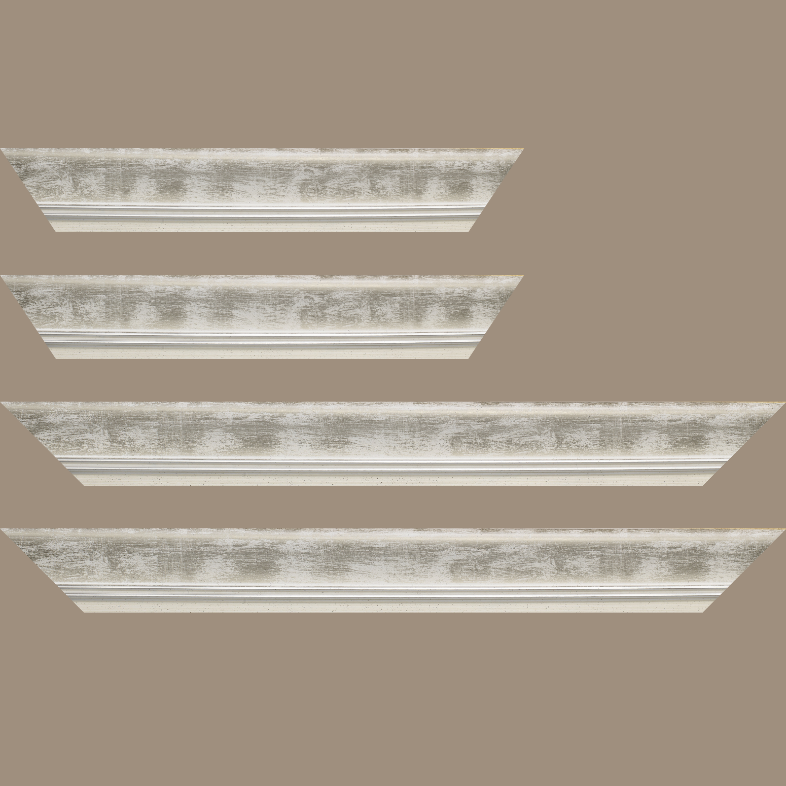 Baguette bois profil incurvé largeur 5.7cm de couleur blanc fond argent marie louise blanche mouchetée filet argent intégré - 59.4x84.1