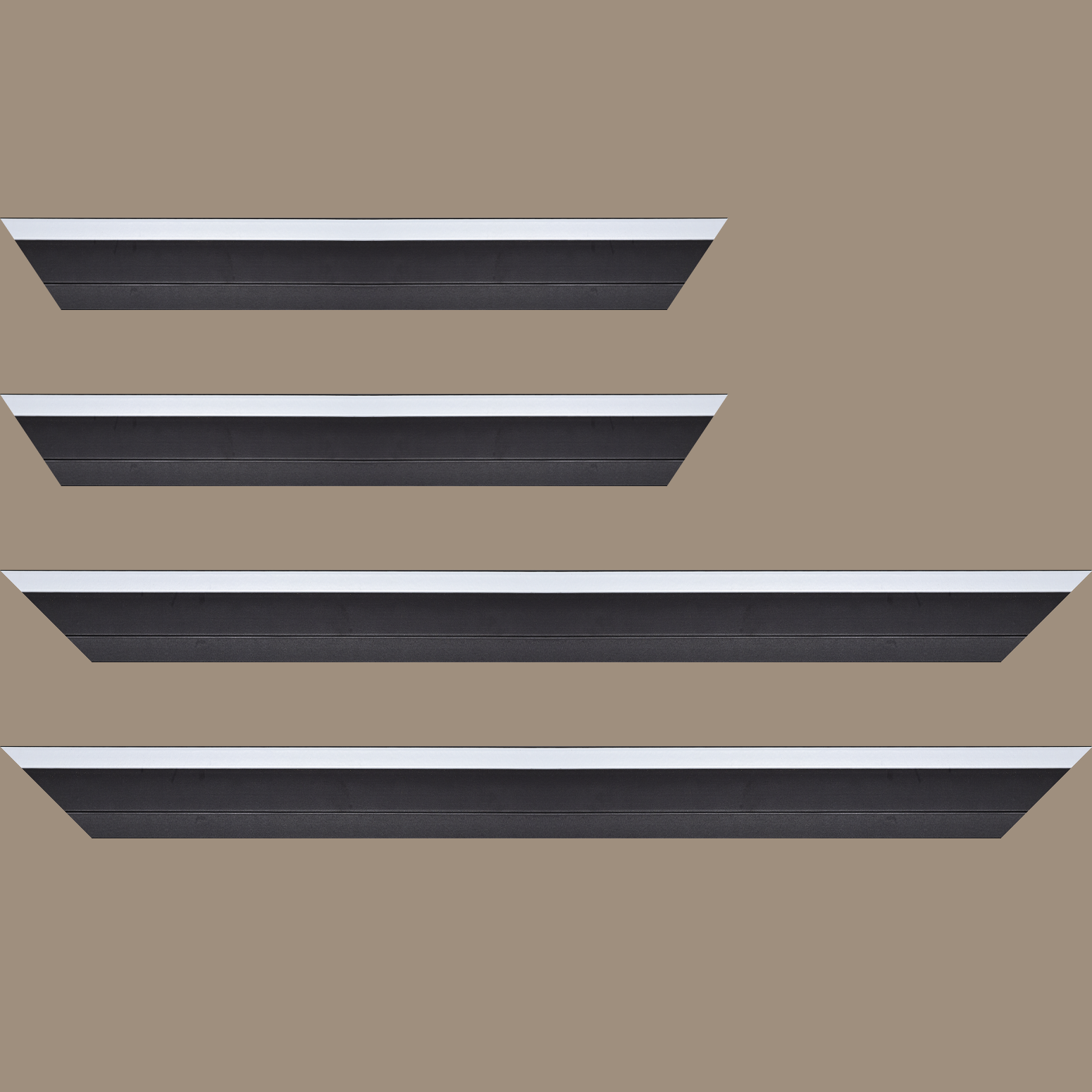 Baguette bois caisse américaine profil escalier largeur 4.4cm noir mat filet blanc (spécialement conçu pour les châssis d'une épaisseur jusqu’à 2.5cm ) - 24x30