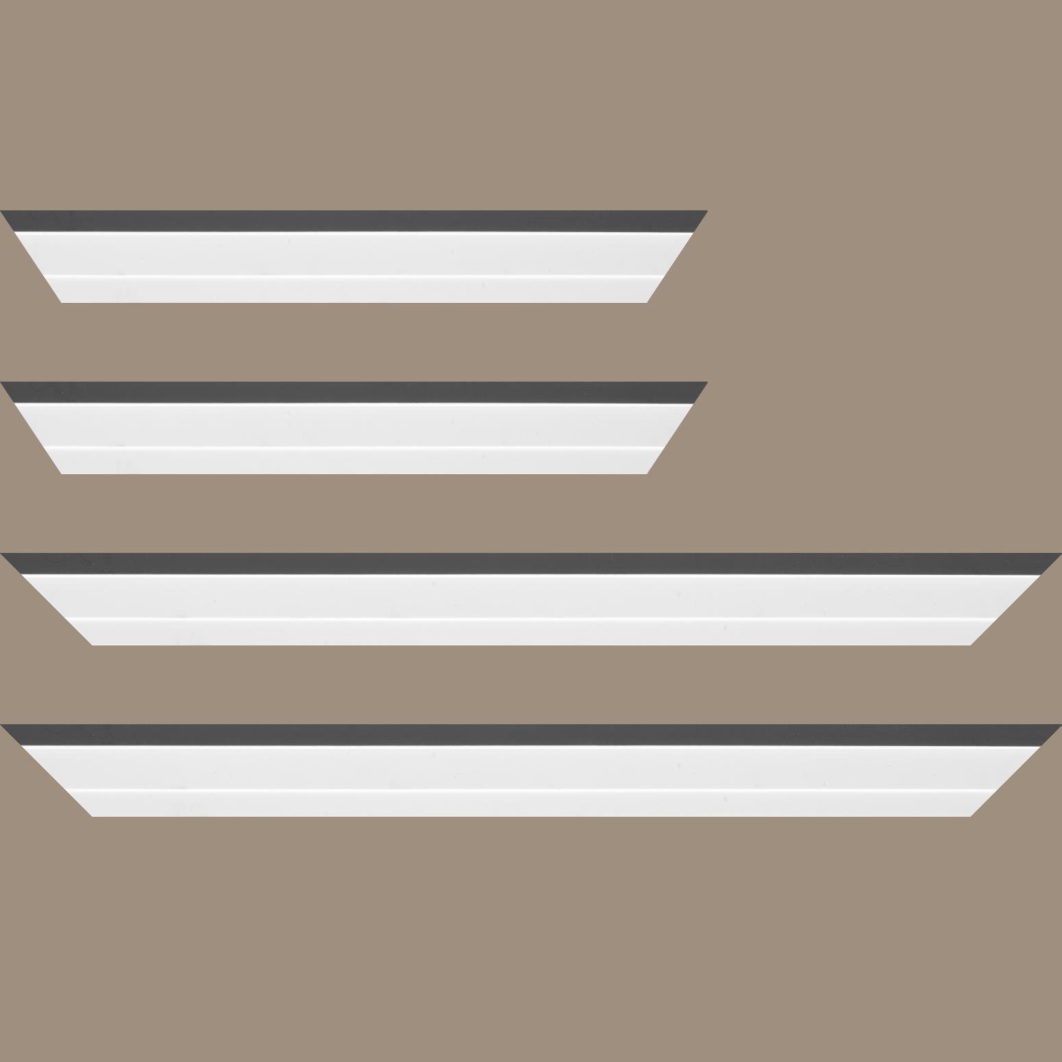 Baguette bois caisse américaine profil escalier largeur 4.4cm blanc mat filet gris  (spécialement conçu pour les châssis d'une épaisseur jusqu’à 2.5cm ) - 30x90