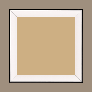 Cadre bois profil arrondi en pente plongeant largeur 2.4cm couleur crème satiné,veine du bois  apparent (pin) , angle du cadre extérieur filet noir